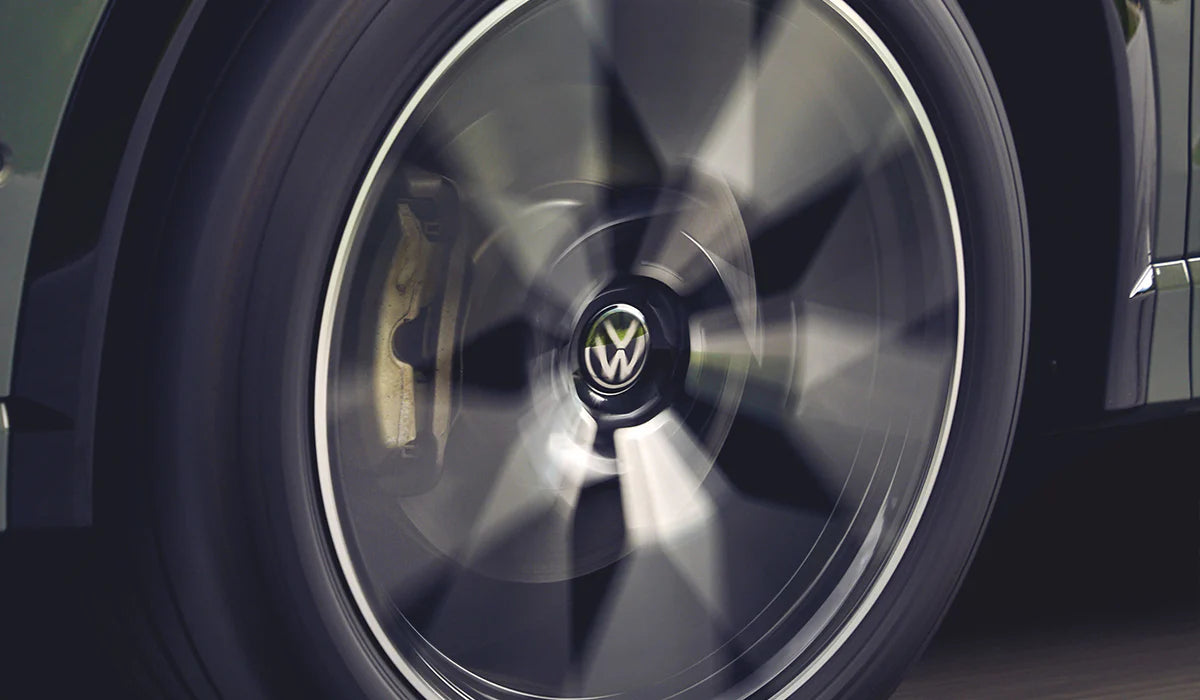 Original Volkswagen Nabenkappen für Alufelgen mit VW Logo in Bewegung