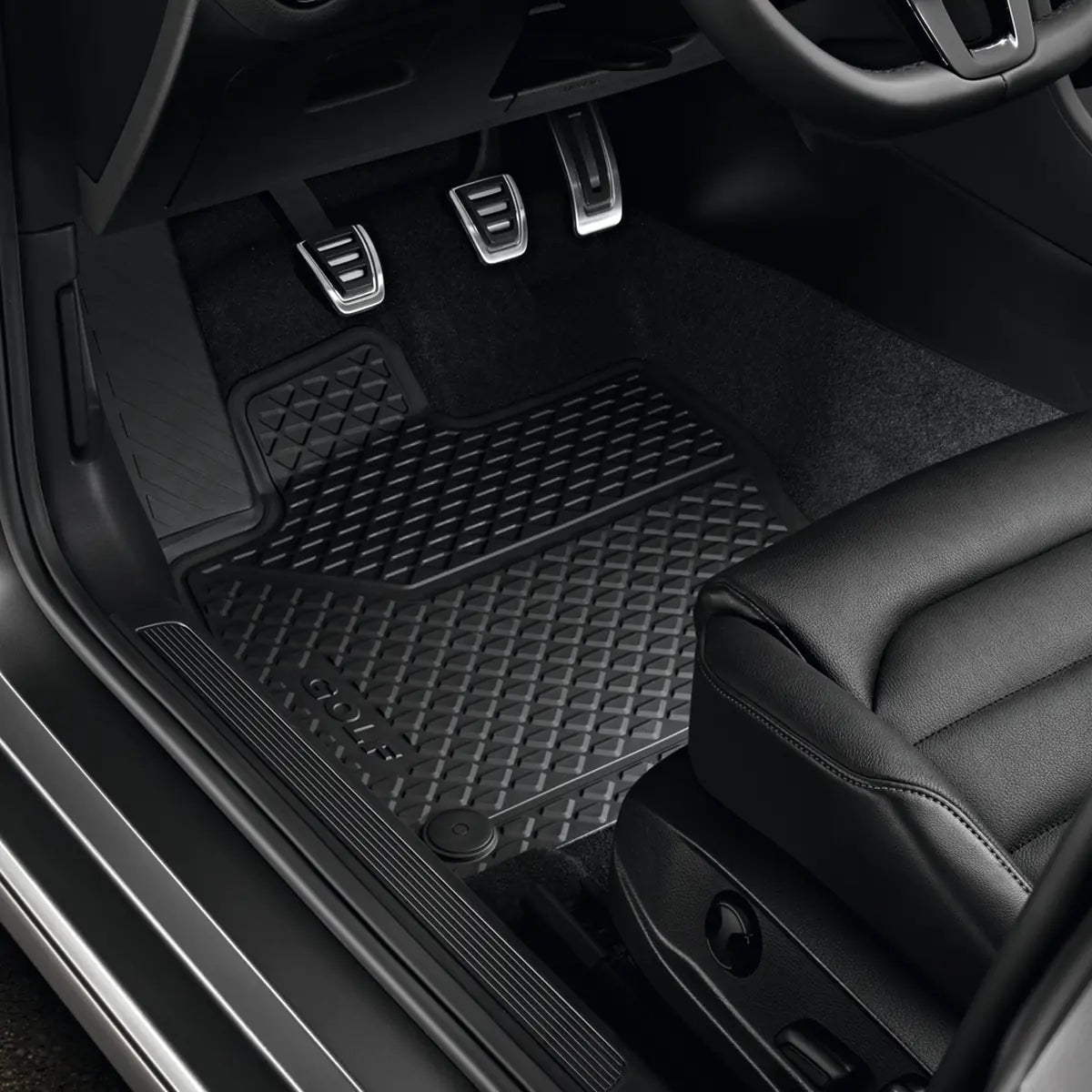 VW Golf 7 (Schaltgetriebe) Gummimatte im Fahrerfußraum eingelegt (Ansicht 2), 5G1061502A82V