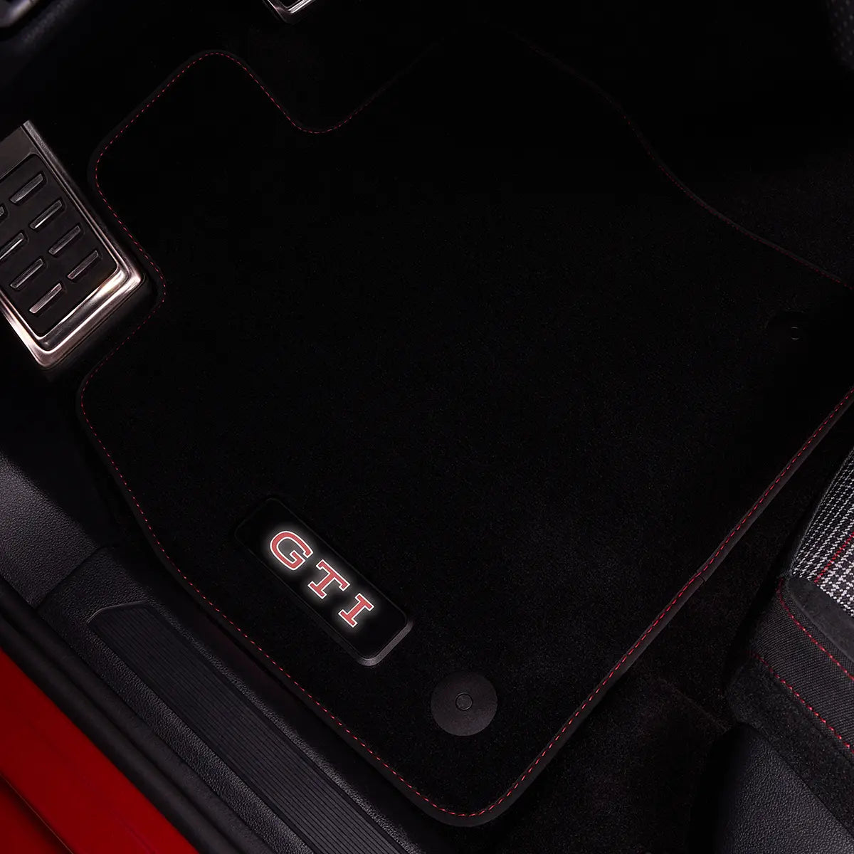VW Golf 7, Golf 8 GTI Textilfußmatten, mit beleuchtetem GTI Logo, 4er Set, vorne und hinten, 5H1061270DWGK