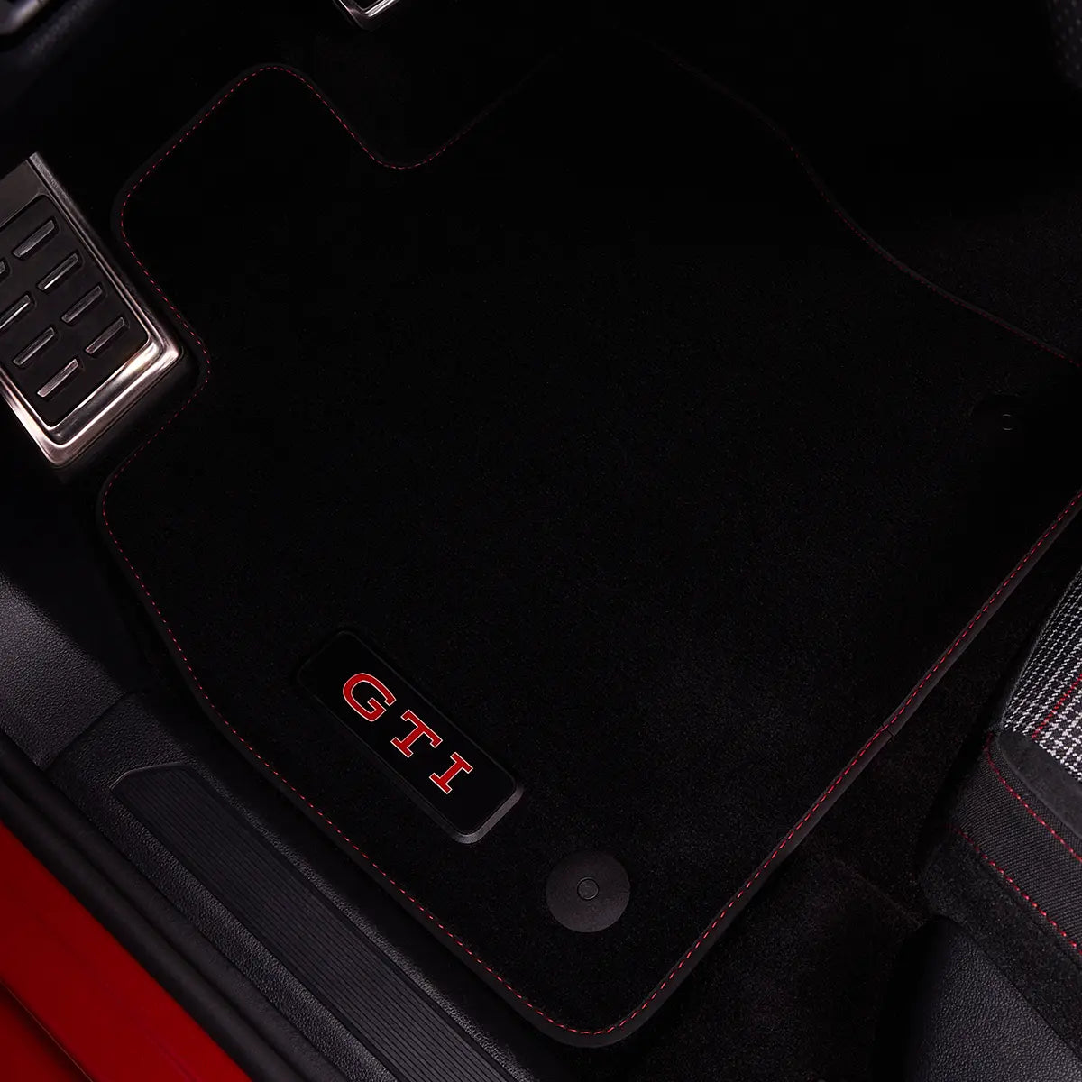 VW Golf 7, Golf 8 GTI Textilfußmatten, mit beleuchtetem GTI Logo, 4er Set, vorne und hinten, 5H1061270DWGK