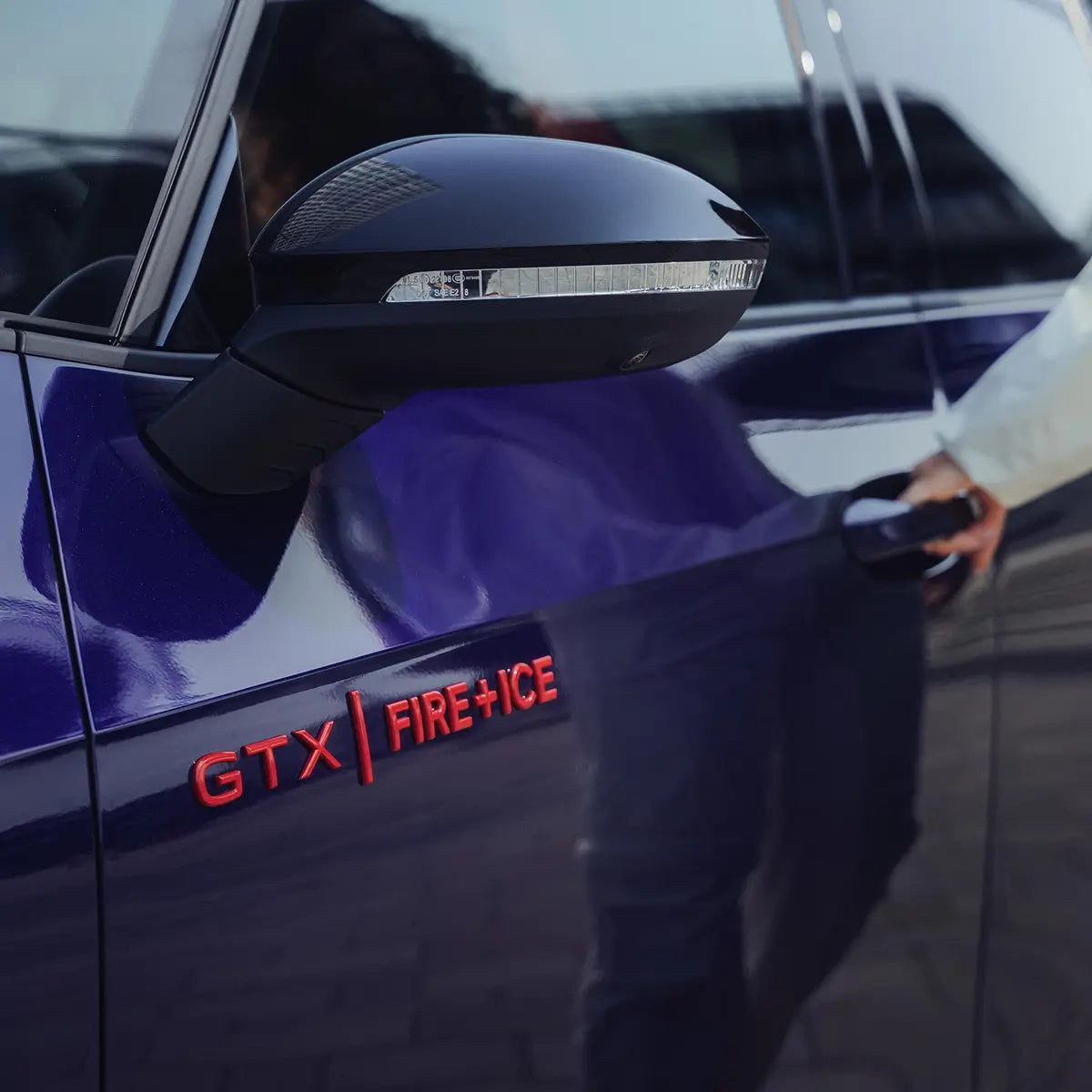 Volkswagen ID.3 GTX Fire and Ice Schriftzug, Tür Emblem, rot, 10A853687D5RF