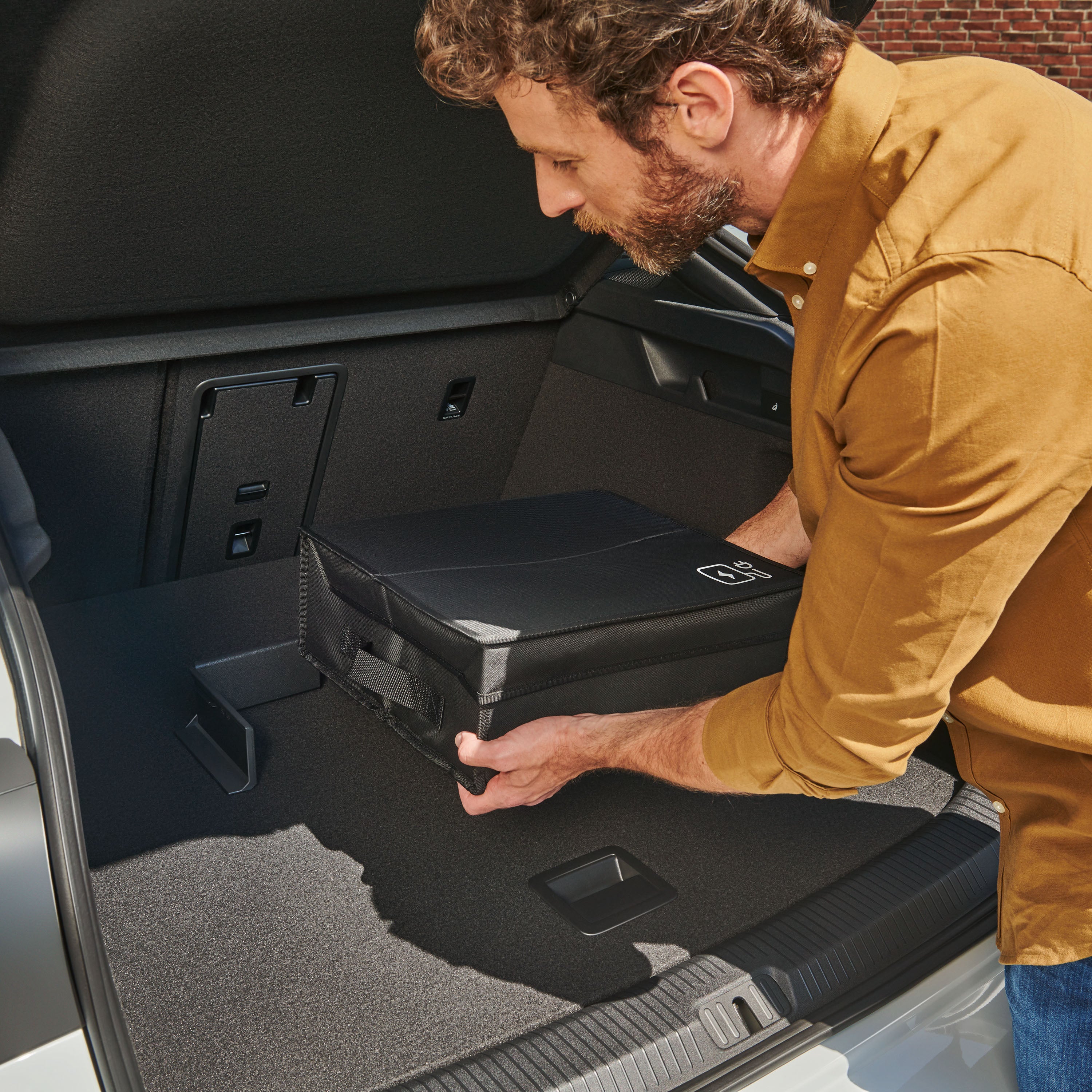 VW Cargo Elemente, Kofferraum Fixierung, Halterung 000061166E