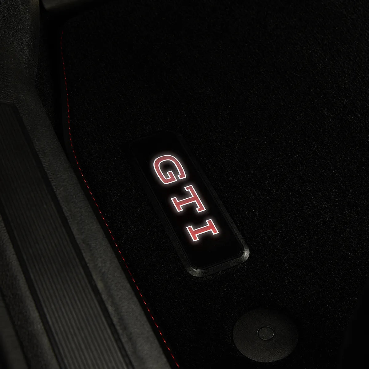 VW Golf 7, Golf 8 GTI Textilfußmatten, mit beleuchtetem GTI Logo, 4er Set, vorne und hinten, 5H1061270DWGK