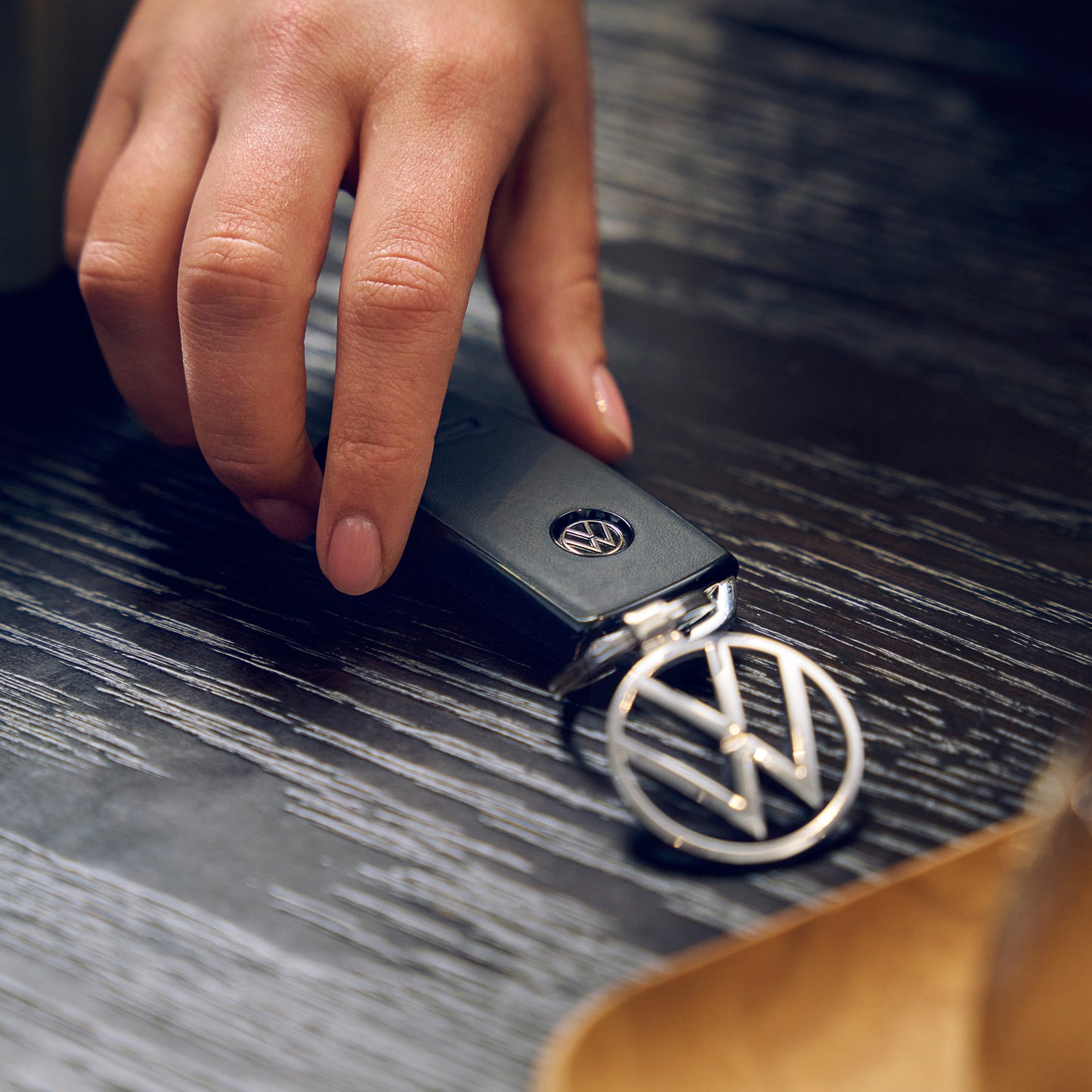 VW Schlüsselanhänger, Anhänger mit neuem VW Logo, 38mm Ø, 000087010BN