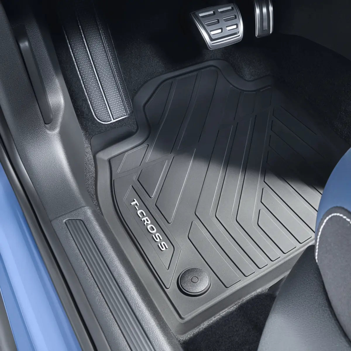 VW T-Cross Gummimatte im Fahrerfußraum verlegt, 2GM06150282V