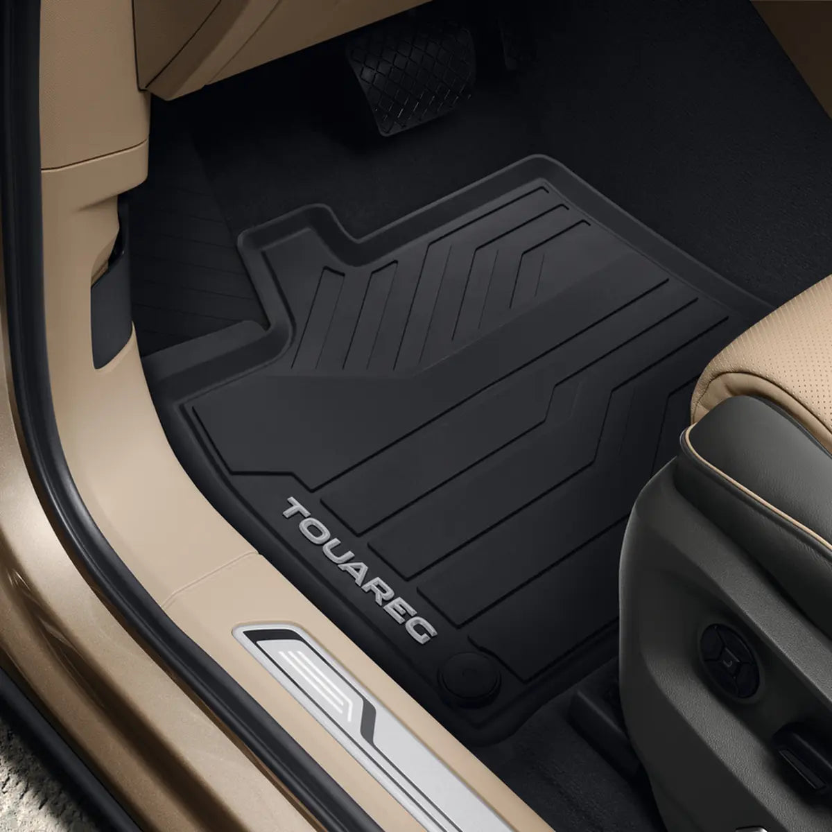 VW Touareg III Gummimatte im Fahrerfußraum verlegt (Ansicht 2), 76106150282V