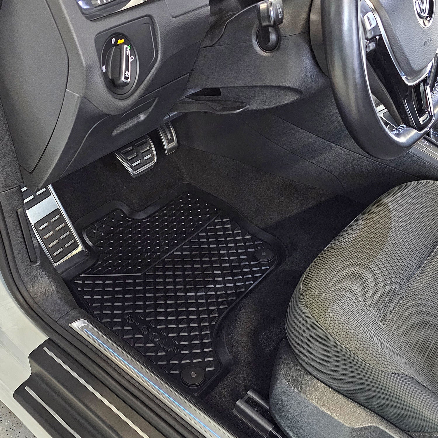 Tappetini in gomma per VW eGolf, 4 pezzi, anteriore e posteriore, 5GE061500B 041